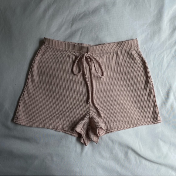 Light pink ribbed lounge shorts - Picture 1 of 7